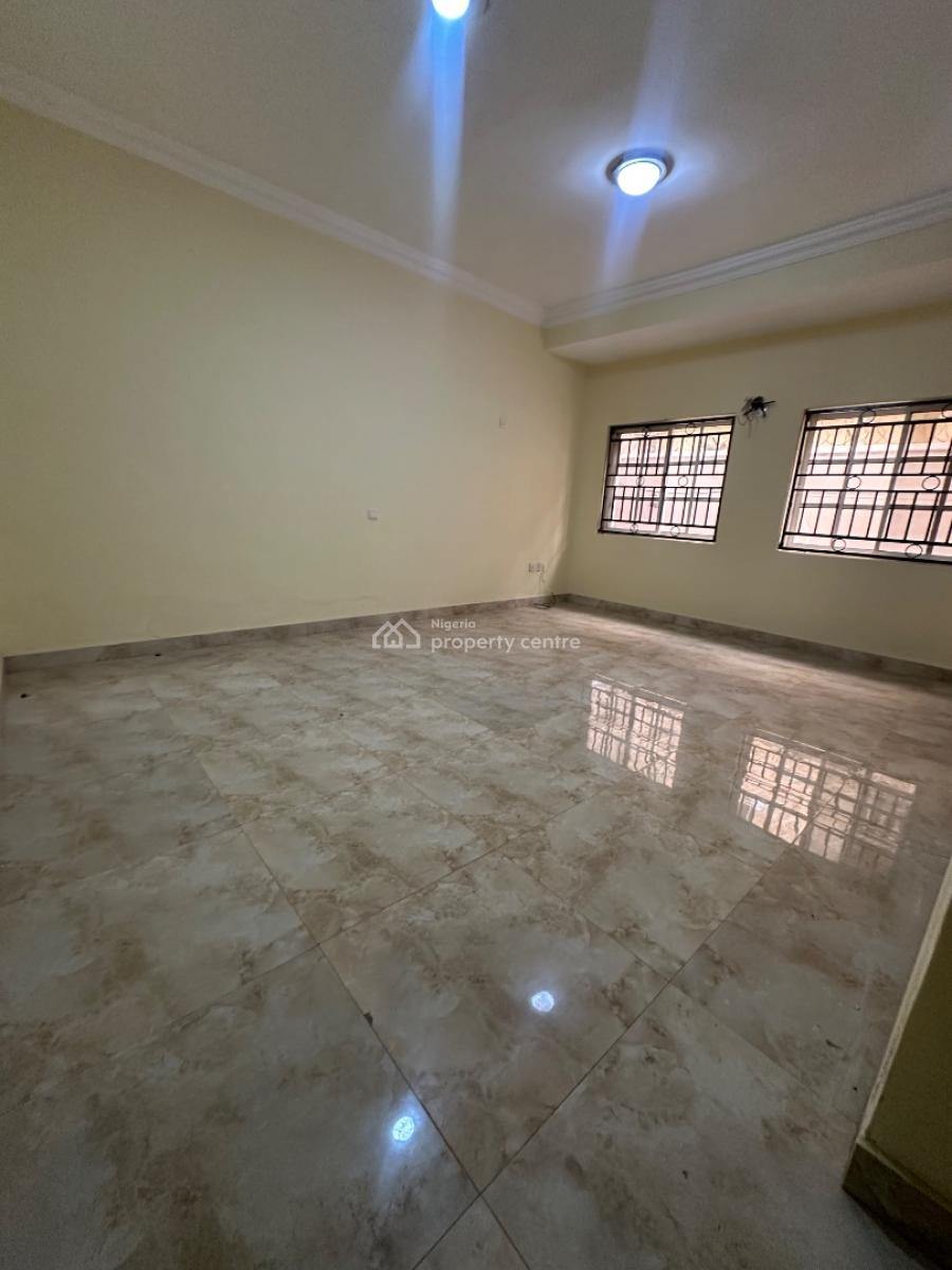 Specious 3 Bedroom Flat with a Pool and a Room Bq, Lekki Phase 1, Lekki, Lagos, Flat / Apartment for Rent