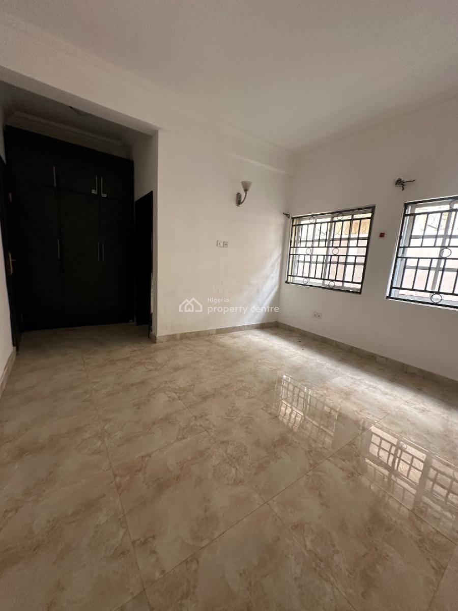 Specious 3 Bedroom Flat with a Pool and a Room Bq, Lekki Phase 1, Lekki, Lagos, Flat / Apartment for Rent