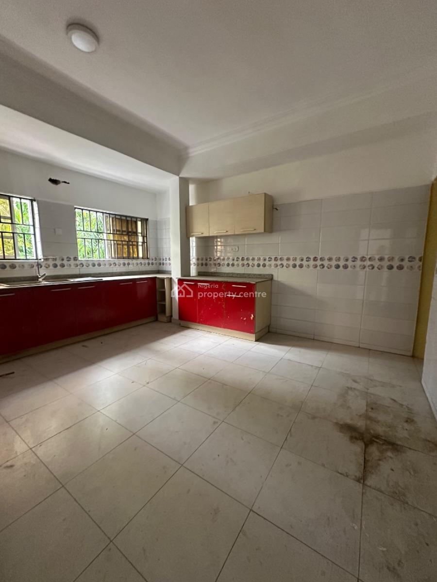 Specious 3 Bedroom Flat with a Pool and a Room Bq, Lekki Phase 1, Lekki, Lagos, Flat / Apartment for Rent