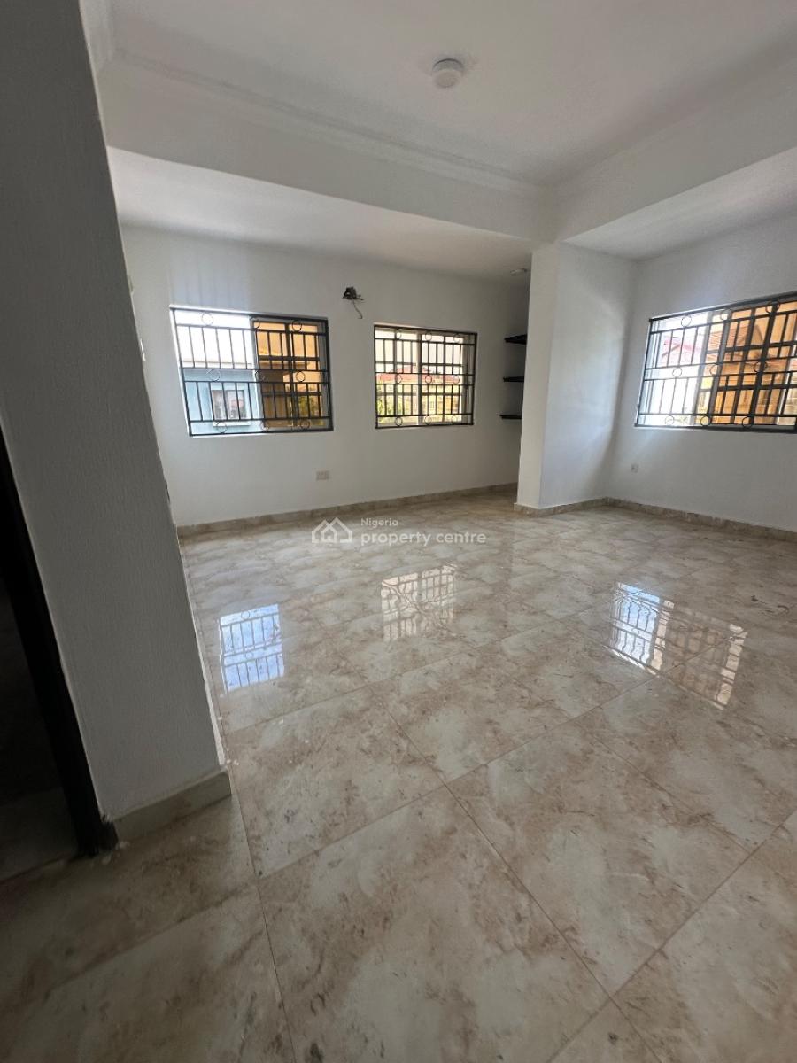 Specious 3 Bedroom Flat with a Pool and a Room Bq, Lekki Phase 1, Lekki, Lagos, Flat / Apartment for Rent