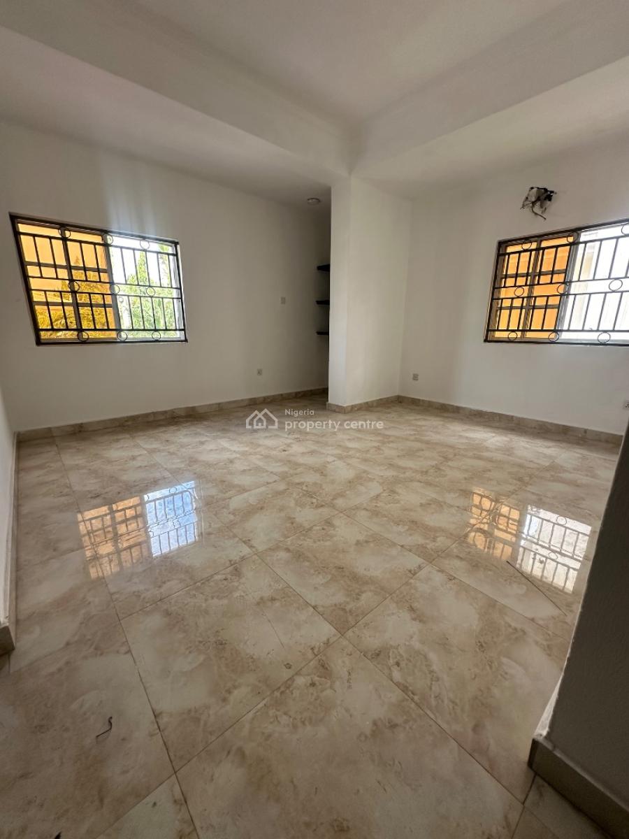 Specious 3 Bedroom Flat with a Pool and a Room Bq, Lekki Phase 1, Lekki, Lagos, Flat / Apartment for Rent