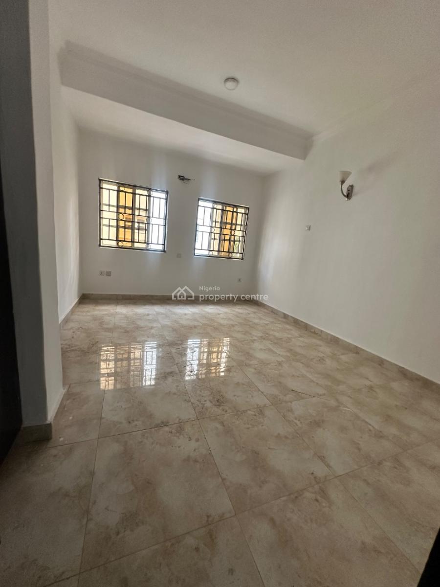 Specious 3 Bedroom Flat with a Pool and a Room Bq, Lekki Phase 1, Lekki, Lagos, Flat / Apartment for Rent