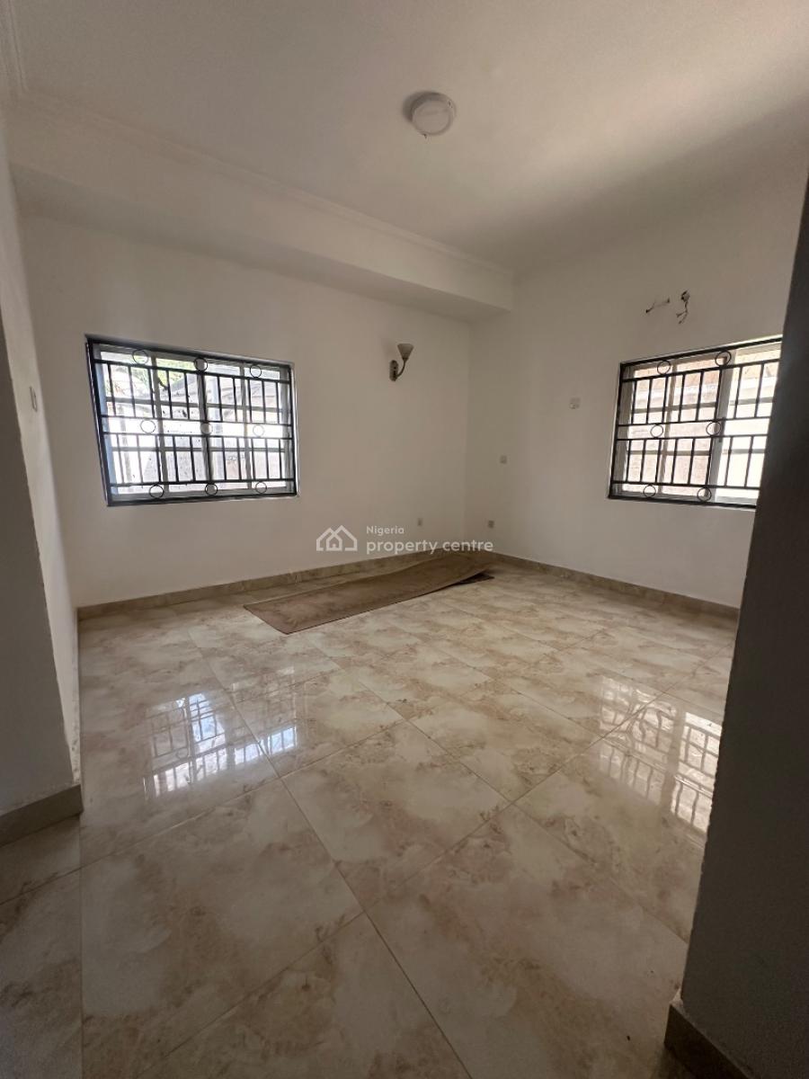 Specious 3 Bedroom Flat with a Pool and a Room Bq, Lekki Phase 1, Lekki, Lagos, Flat / Apartment for Rent