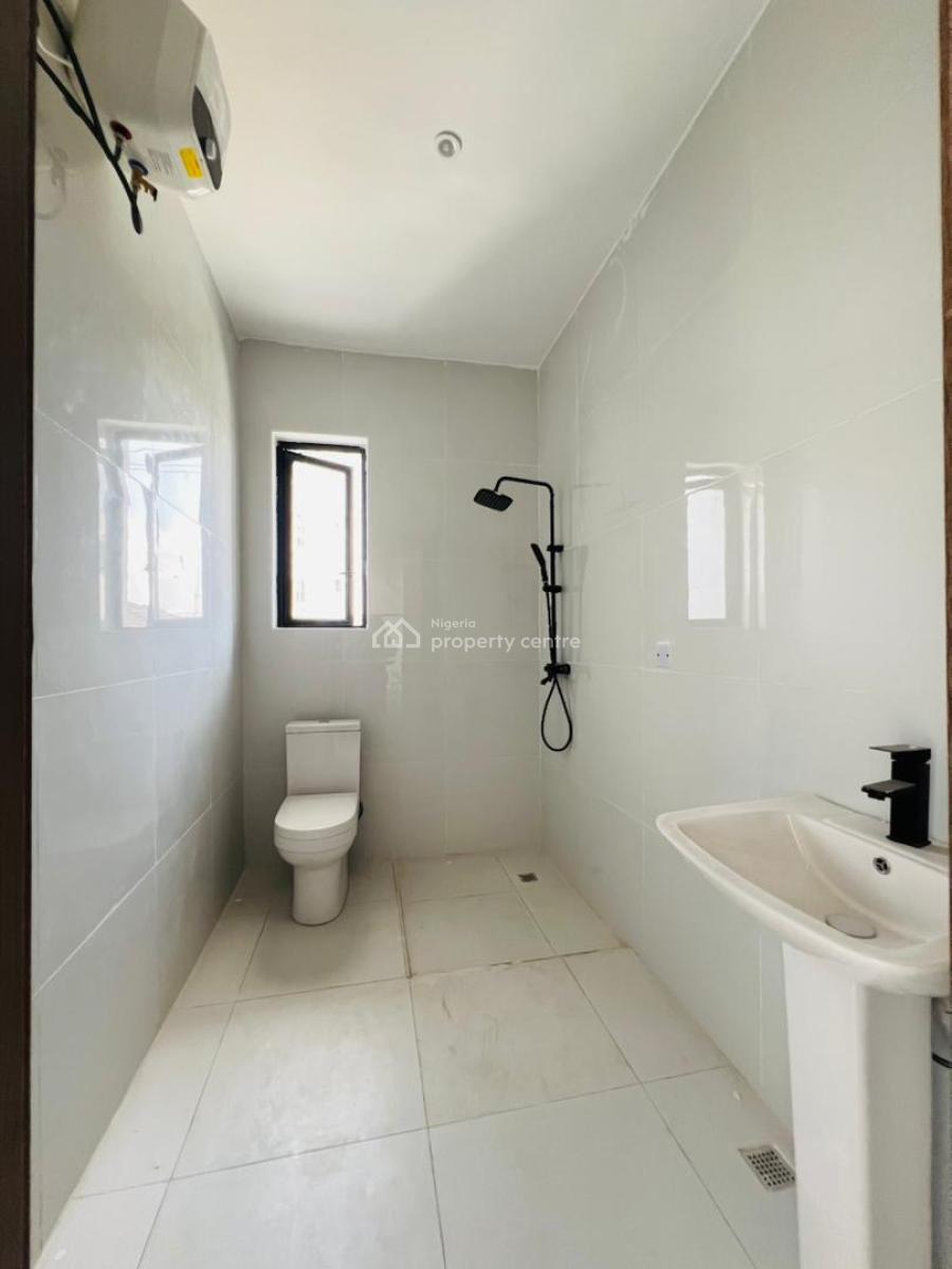 Investment Worthy 2 Bedroom Apartment, Lekki Phase 1, Lekki, Lagos, Block of Flats for Sale