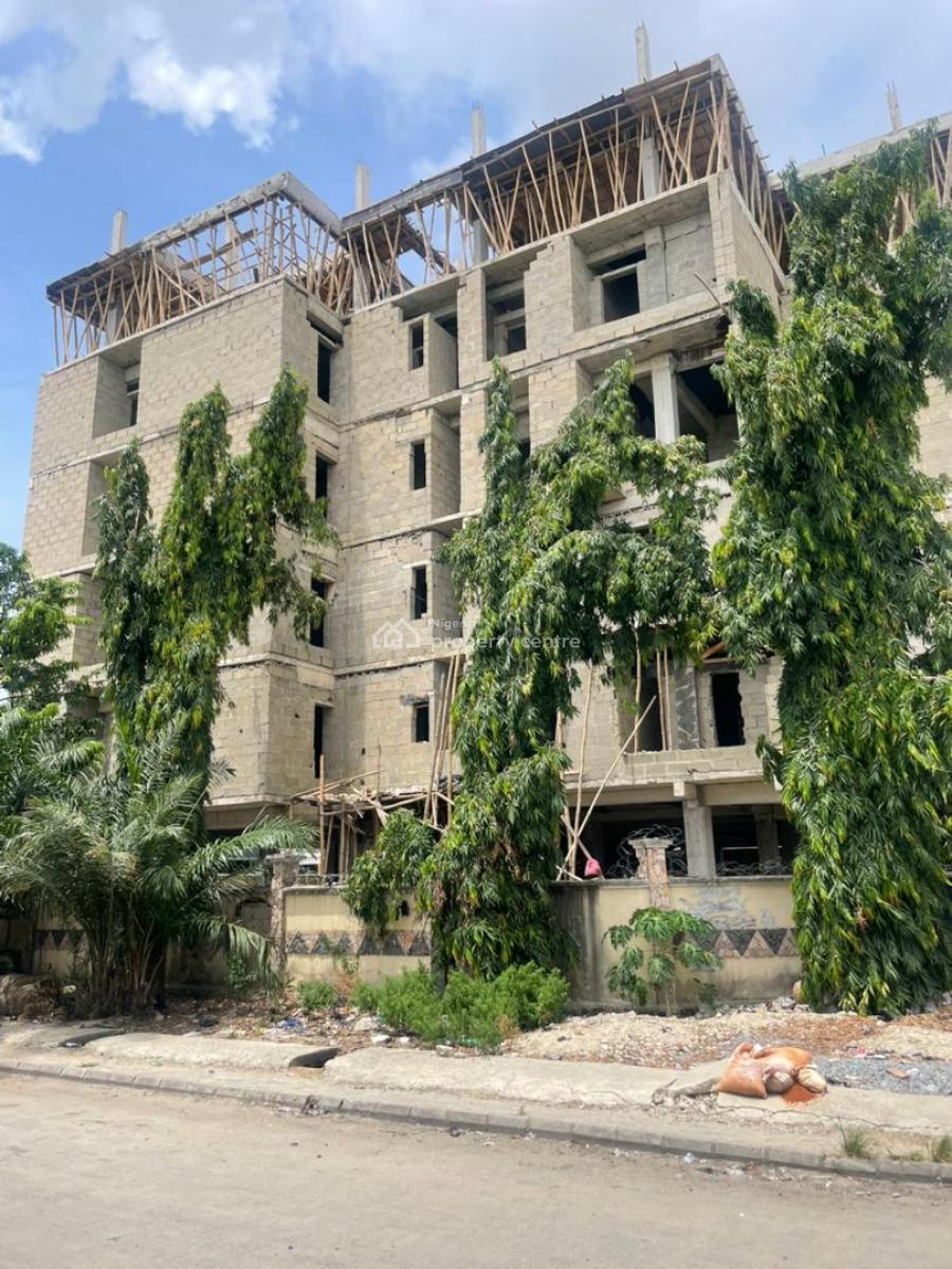 Contemporary Designed 3-bedroom Maisonette Apartment with Bq & Gym, Off Admiralty Road, Lekki Phase 1, Lekki, Lagos, Flat / Apartment for Sale