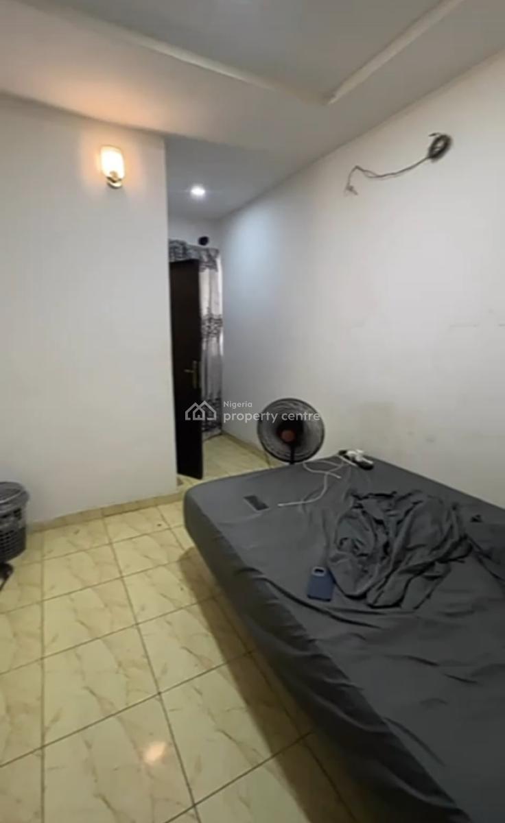 Upstairs Bedroom Inside a Shared Apartment { Video}, Pinnock Road, Jakande, Lekki, Lagos, Self Contain (single Rooms) for Rent