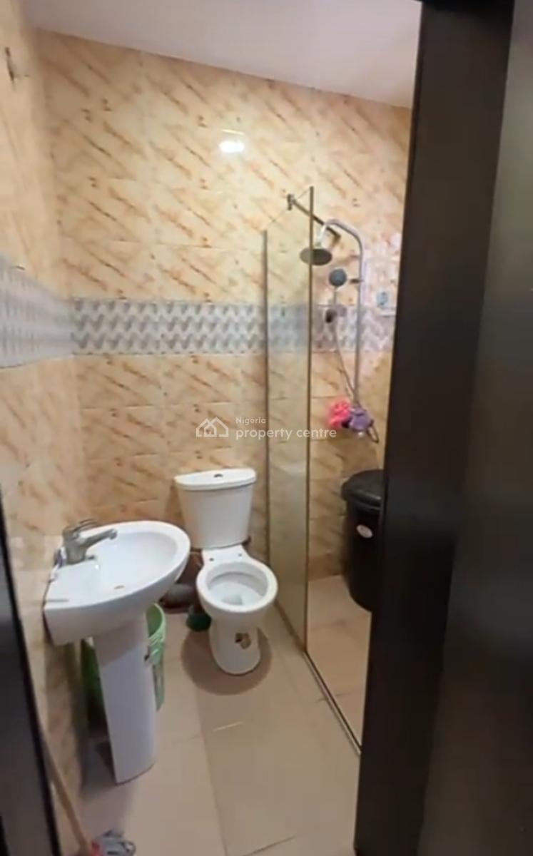 Upstairs Bedroom Inside a Shared Apartment { Video}, Pinnock Road, Jakande, Lekki, Lagos, Self Contain (single Rooms) for Rent