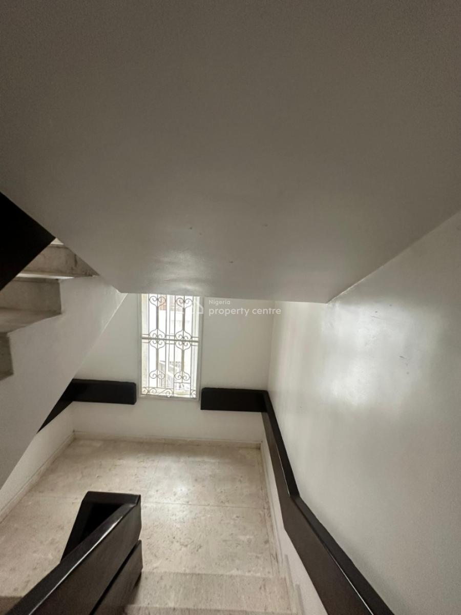 Exquisite Two Bedroom Flat with Air Conditioner (last Floor), Freedow Way, Lekki Phase 1, Lekki, Lagos, House for Rent