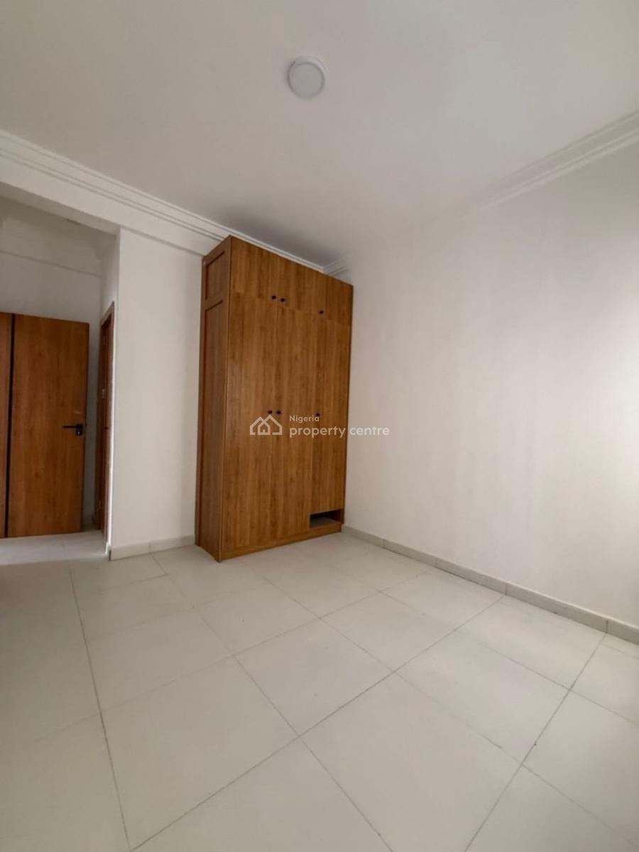 Spacious 2 Bedroom Apartment in a Secured Estate, Osapa, Lekki, Lagos, Flat / Apartment for Rent