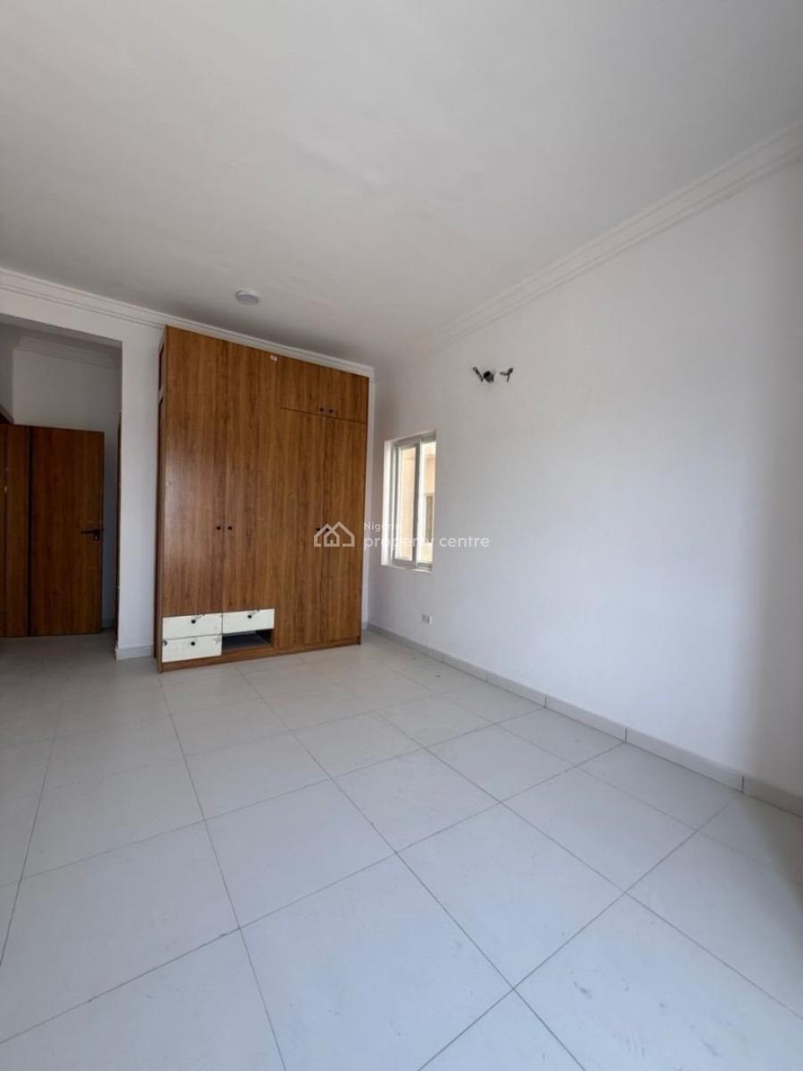 Spacious 2 Bedroom Apartment in a Secured Estate, Osapa, Lekki, Lagos, Flat / Apartment for Rent