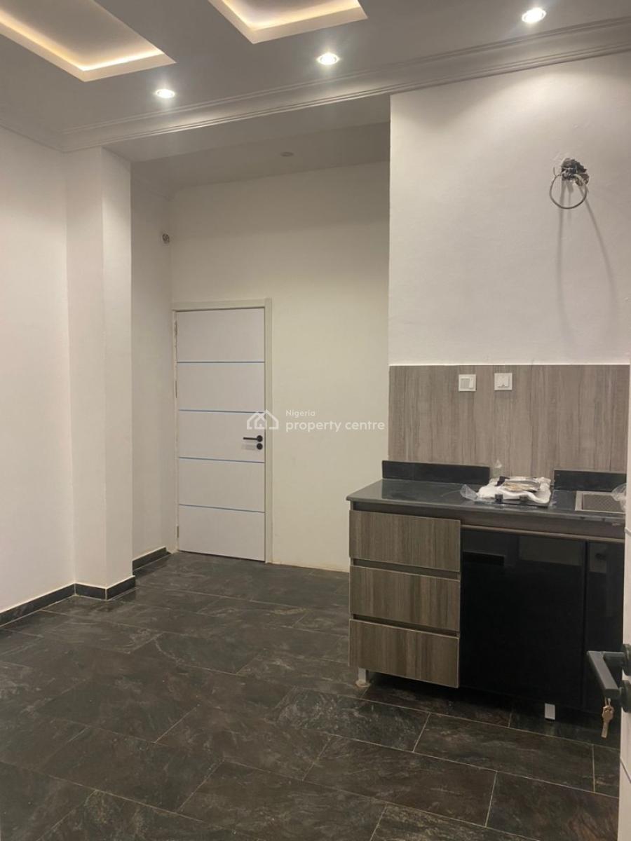 One Bedroom Flat with 2 Toilets, Off Babatunde Anjous, Admiralty Way, Lekki Phase 1, Lekki, Lagos, Mini Flat (room and Parlour) for Rent