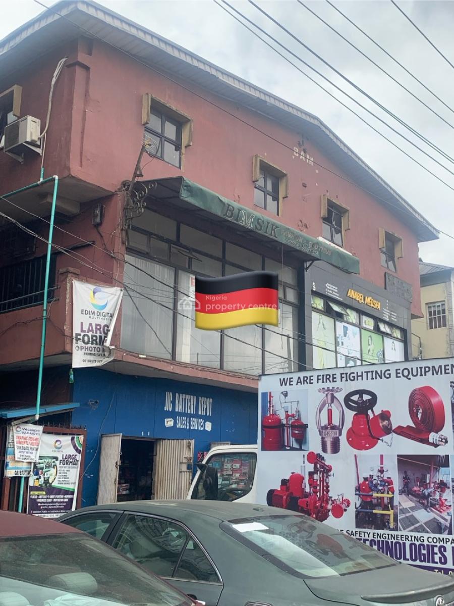 Spacious and Well Maintained 3 Bedrooms Office Space, Akowonjo, Alimosho, Lagos, Office Space for Rent