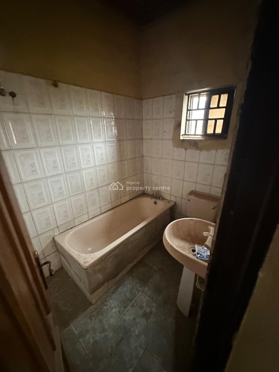 5 Bedroom Semidetached Duplex with a Spacious Compound in a Cool Area, Phase 4, Kubwa, Abuja, Semi-detached Duplex for Sale