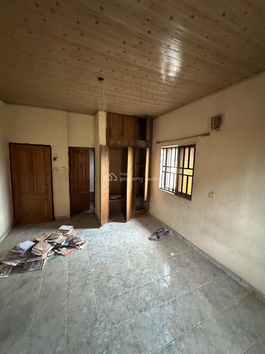 5 Bedroom Semidetached Duplex with a Spacious Compound in a Cool Area, Phase 4, Kubwa, Abuja, Semi-detached Duplex for Sale