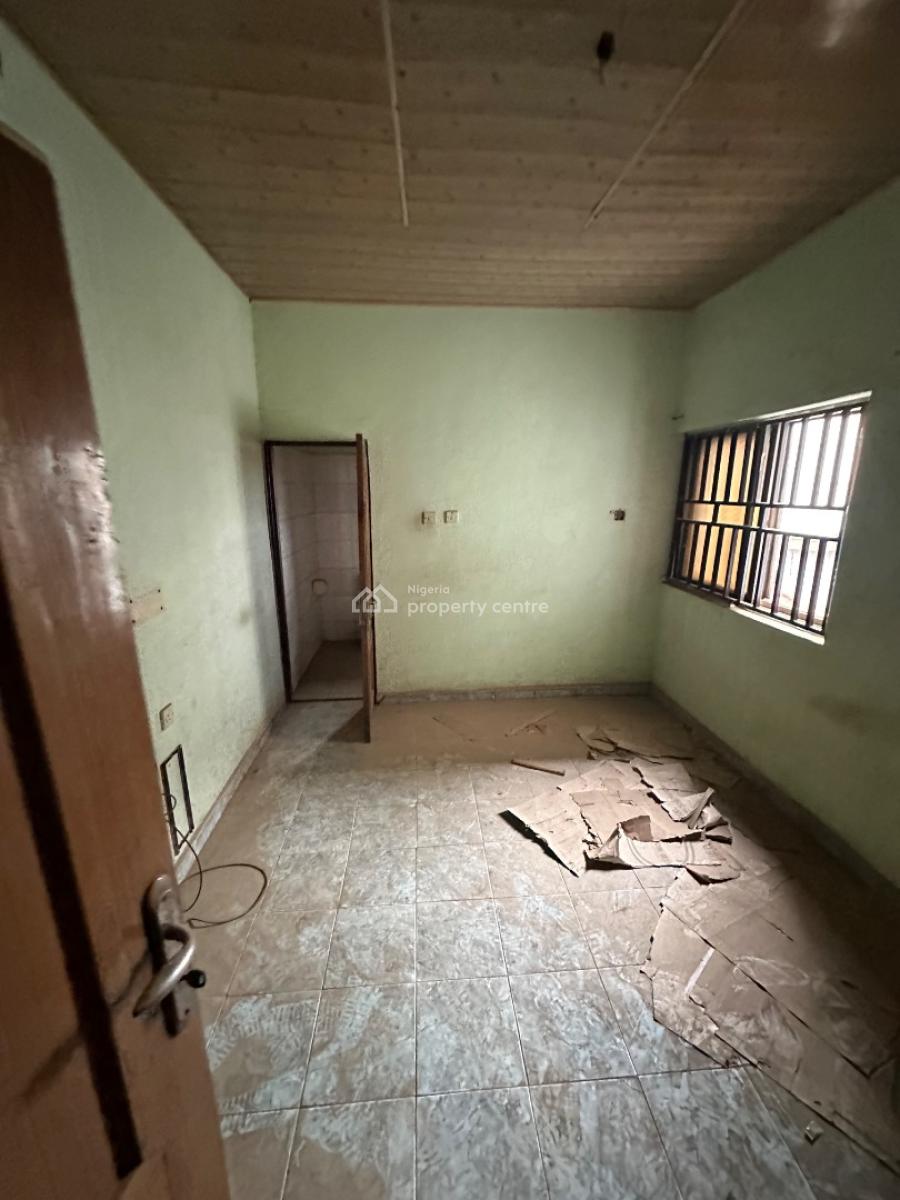 5 Bedroom Semidetached Duplex with a Spacious Compound in a Cool Area, Phase 4, Kubwa, Abuja, Semi-detached Duplex for Sale