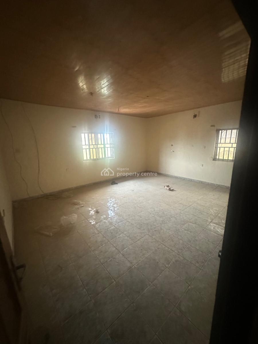 5 Bedroom Semidetached Duplex with a Spacious Compound in a Cool Area, Phase 4, Kubwa, Abuja, Semi-detached Duplex for Sale