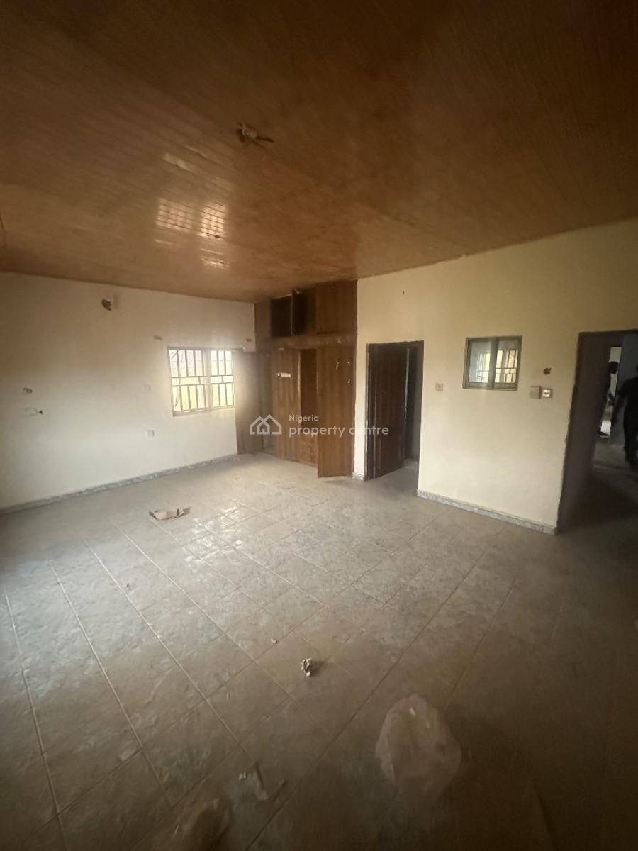 5 Bedroom Semidetached Duplex with a Spacious Compound in a Cool Area, Phase 4, Kubwa, Abuja, Semi-detached Duplex for Sale