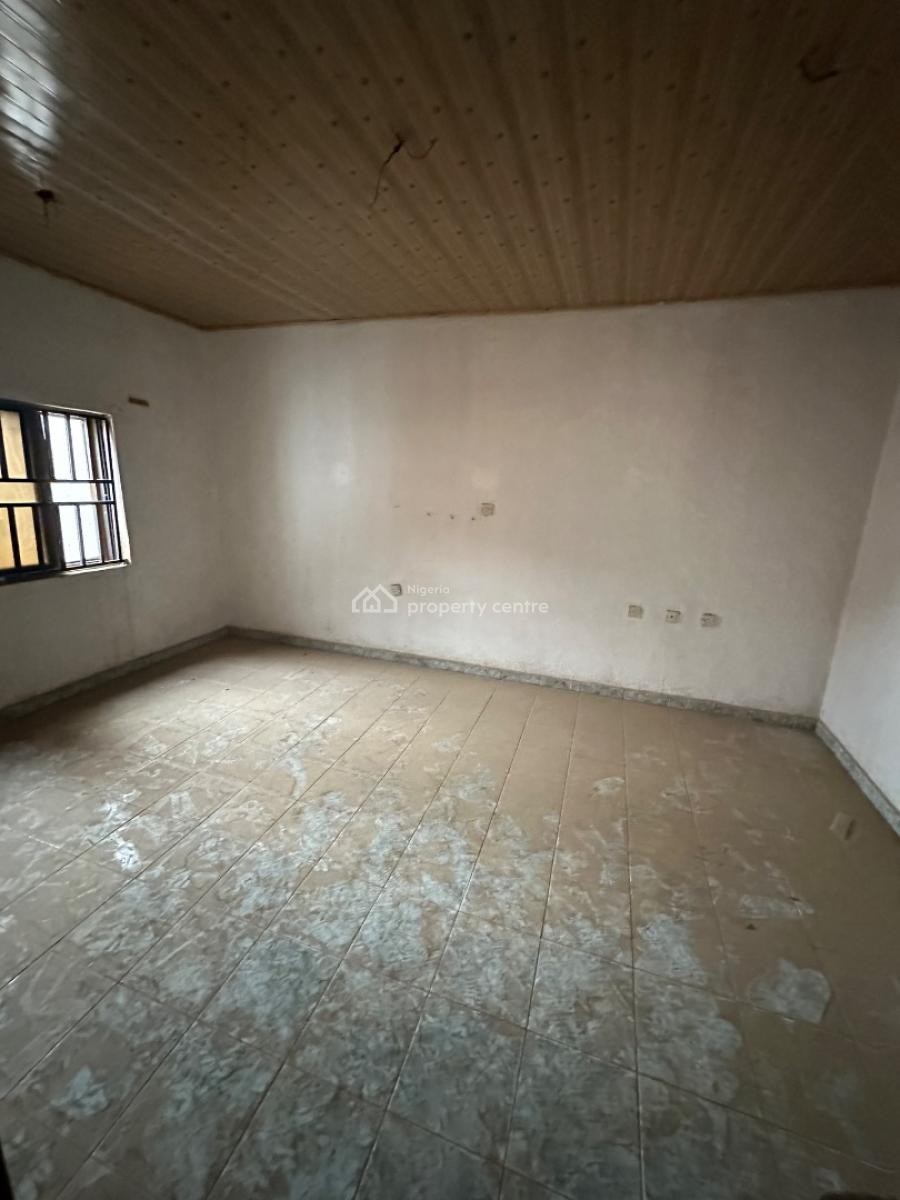 5 Bedroom Semidetached Duplex with a Spacious Compound in a Cool Area, Phase 4, Kubwa, Abuja, Semi-detached Duplex for Sale