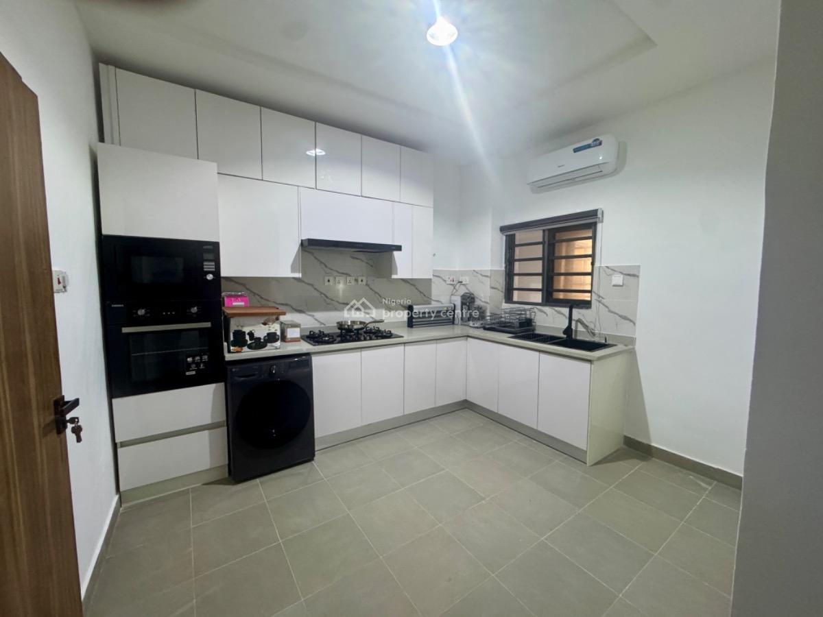 Luxury (2nd Floor) 3 Bedroom Furnished Apartment, Off Freedom Way, Lekki Phase 1, Lekki, Lagos, Flat / Apartment for Sale