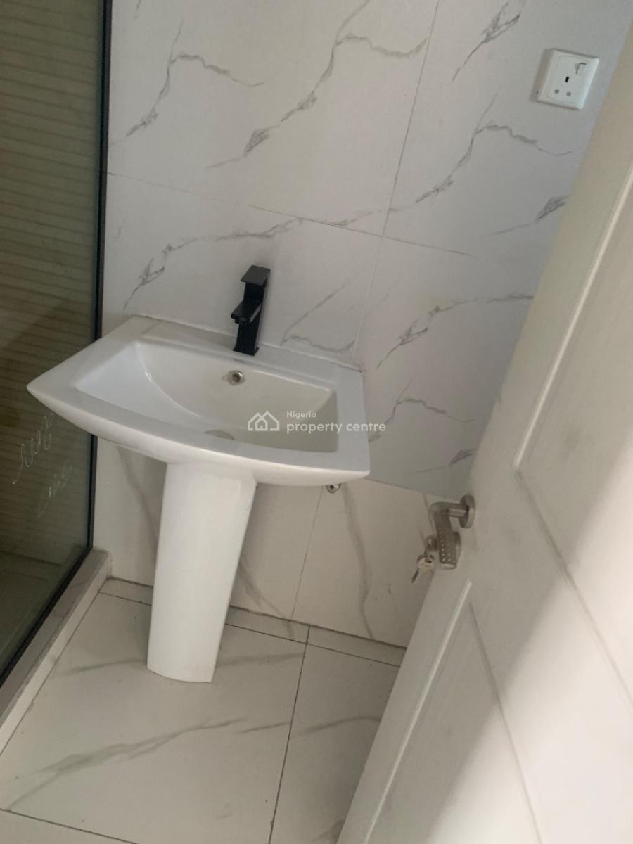 1 Units of Newly Built and Spacious 4 Bedrooms Apartment with Bq, Obanikoro, Shomolu, Lagos, Flat / Apartment for Sale