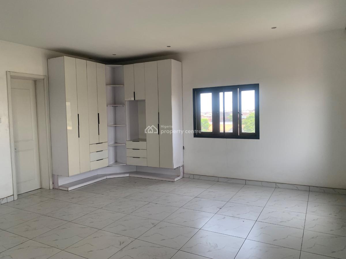 1 Units of Newly Built and Spacious 4 Bedrooms Apartment with Bq, Obanikoro, Shomolu, Lagos, Flat / Apartment for Sale