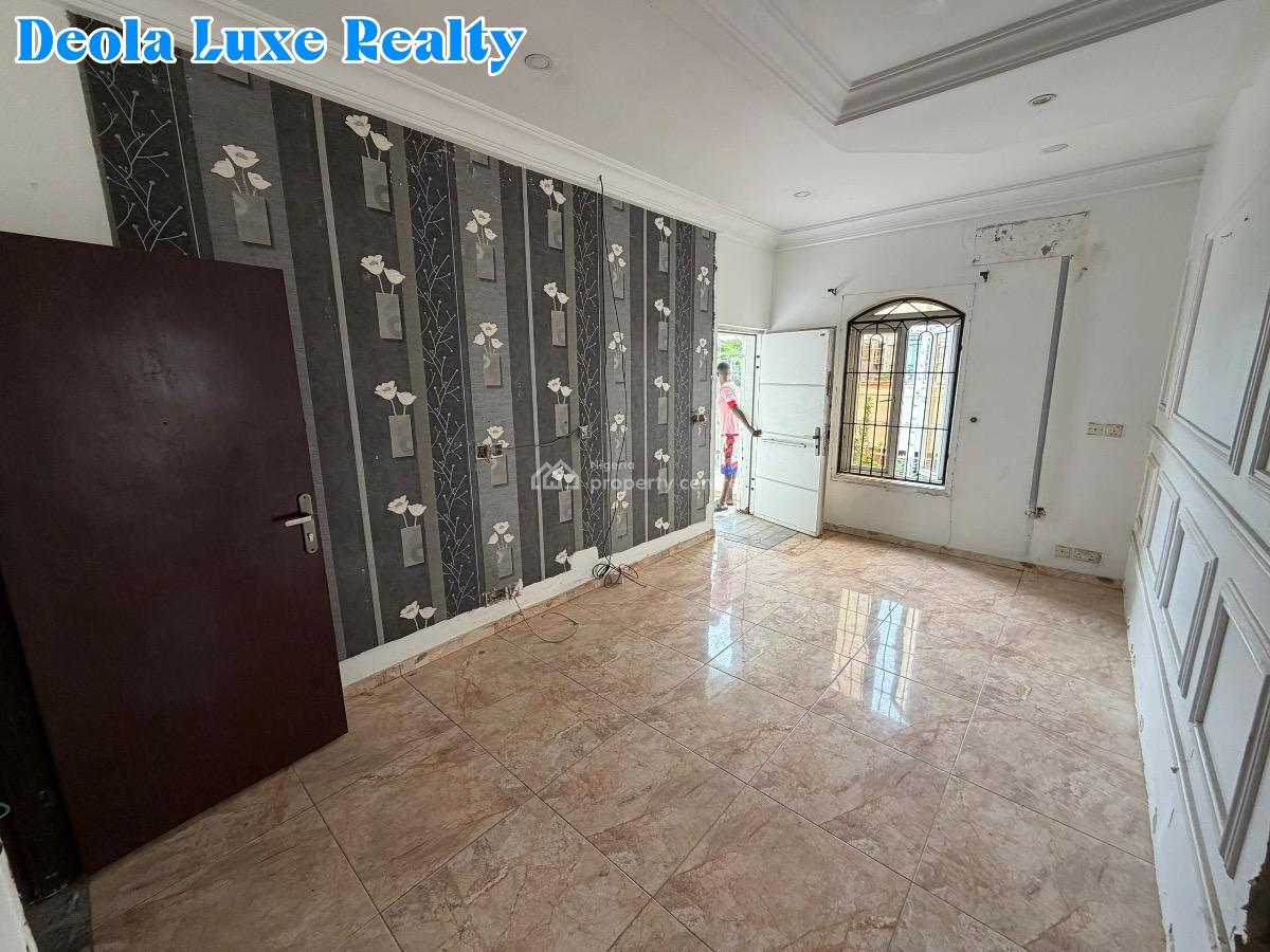 a Nice and Spacious 1 Bedrooms Fully Serviced Apartment with Balcony, Off Admiralty Way, Lekki Phase 1, Lekki, Lagos, Mini Flat (room and Parlour) for Rent