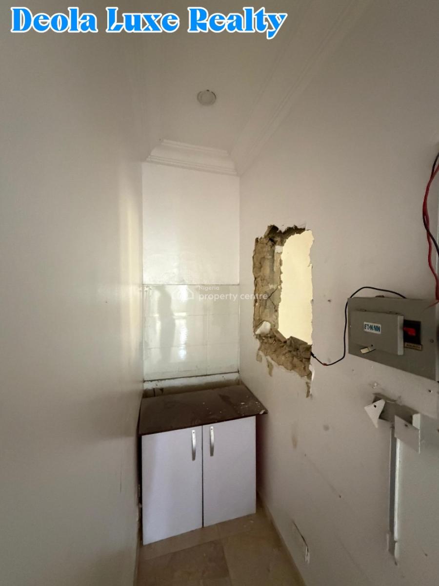 a Nice and Spacious 1 Bedrooms Fully Serviced Apartment with Balcony, Off Admiralty Way, Lekki Phase 1, Lekki, Lagos, Mini Flat (room and Parlour) for Rent