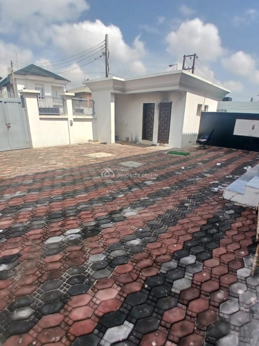 Luxury 5 Bedroom Semi Detached House with 2 Bq, Lekki Phase 1, Lekki, Lagos, Semi-detached Duplex for Rent