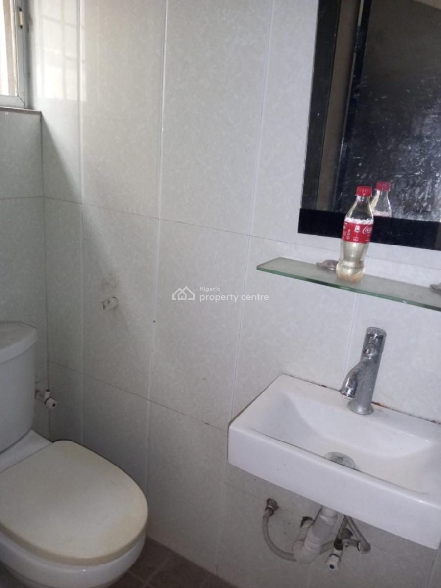 Serviced 3 Bedroom Apartment with 1-room Boy Quarters, Osapa, Lekki, Lagos, Flat / Apartment for Rent