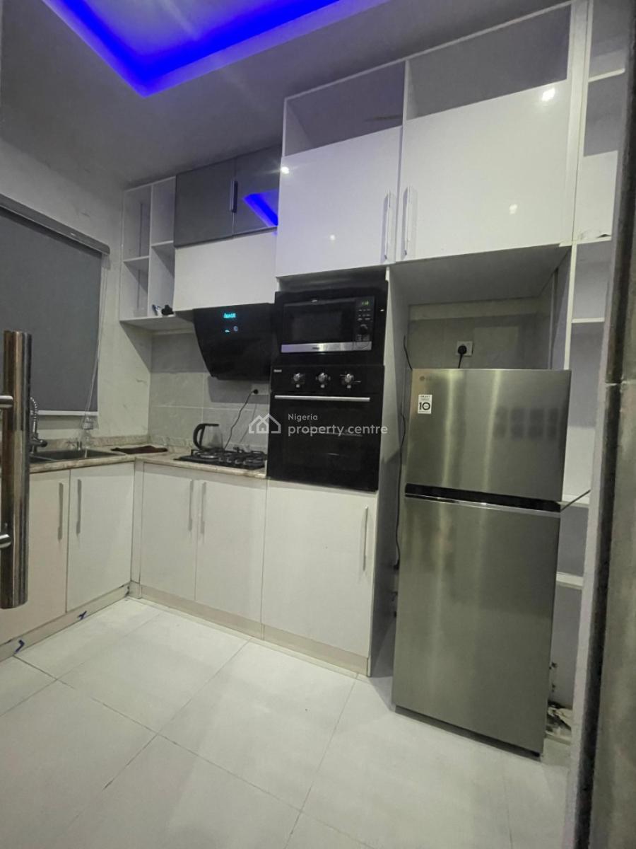 Two Bedroom Apartment, Lekki Phase 1, Lekki, Lagos, Flat / Apartment for Rent