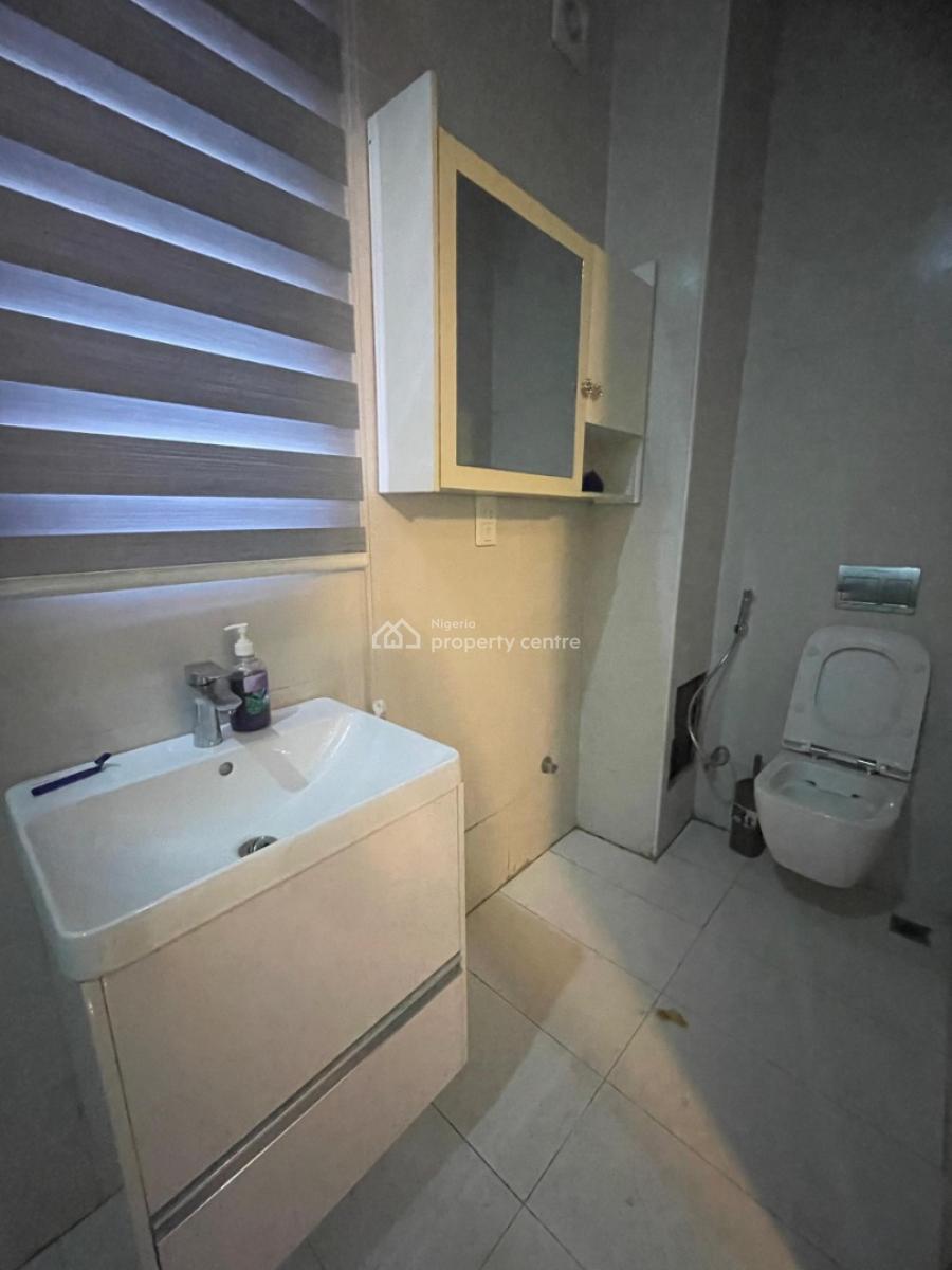 Two Bedroom Apartment, Lekki Phase 1, Lekki, Lagos, Flat / Apartment for Rent