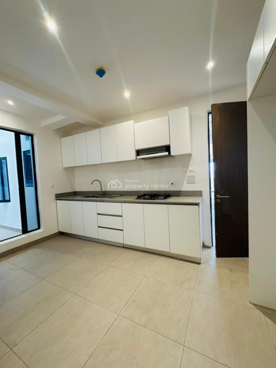 Two Bedroom Apartment with Bq, Lekki Phase 1, Lekki, Lagos, Flat / Apartment for Rent