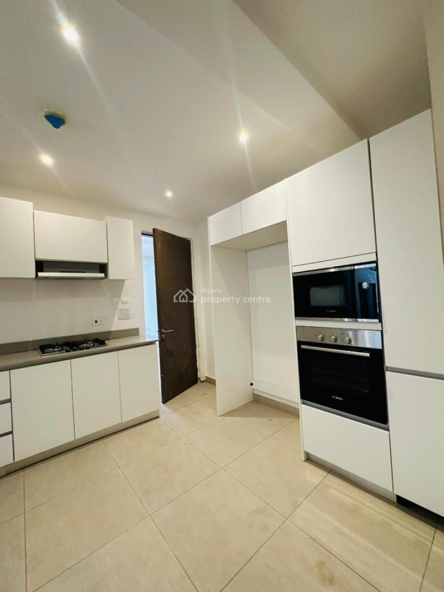 Two Bedroom Apartment with Bq, Lekki Phase 1, Lekki, Lagos, Flat / Apartment for Rent