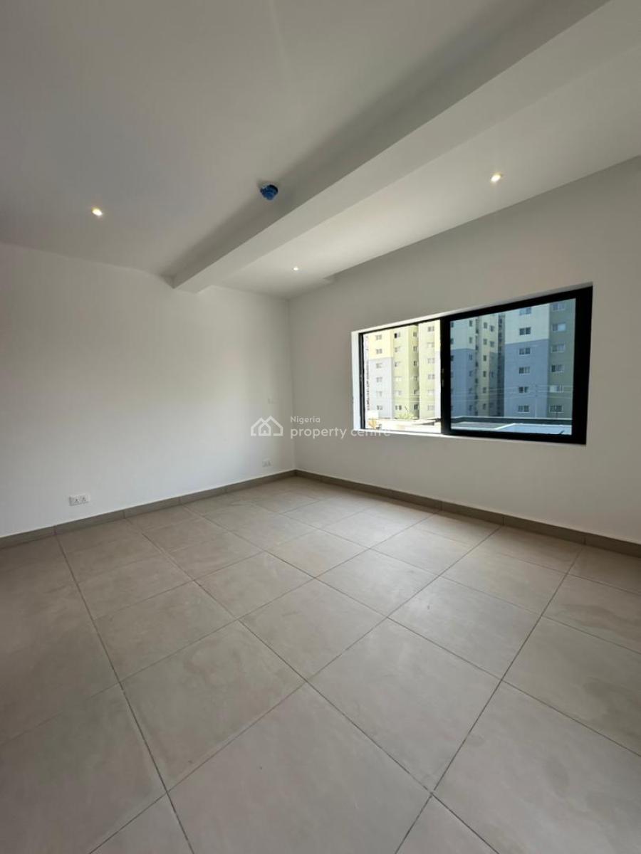 Three Bedroom Apartment with Bq, Lekki Phase 1, Lekki, Lagos, Flat / Apartment for Rent