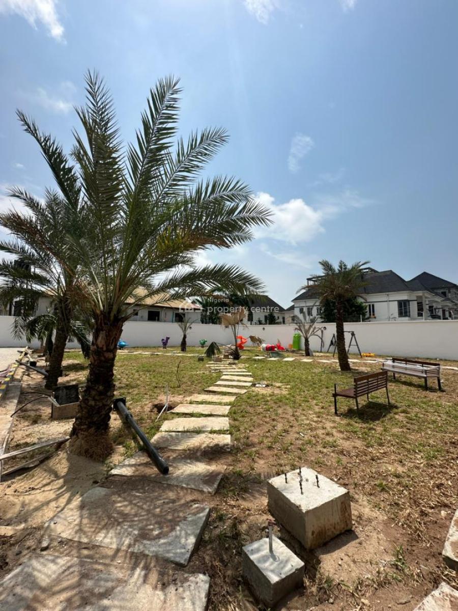 Three Bedroom Apartment with Bq, Lekki Phase 1, Lekki, Lagos, Flat / Apartment for Rent