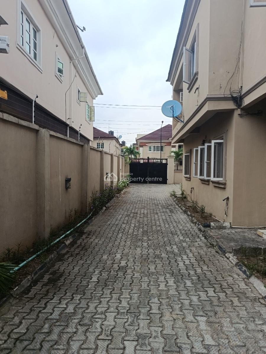 4 Bedrooms Semi Detached Duplex with Bq, Magodo Brooks, Magodo, Lagos, Semi-detached Duplex for Rent