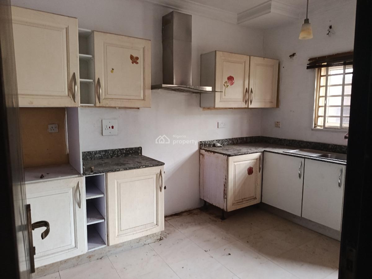 4 Bedrooms Semi Detached Duplex with Bq, Magodo Brooks, Magodo, Lagos, Semi-detached Duplex for Rent
