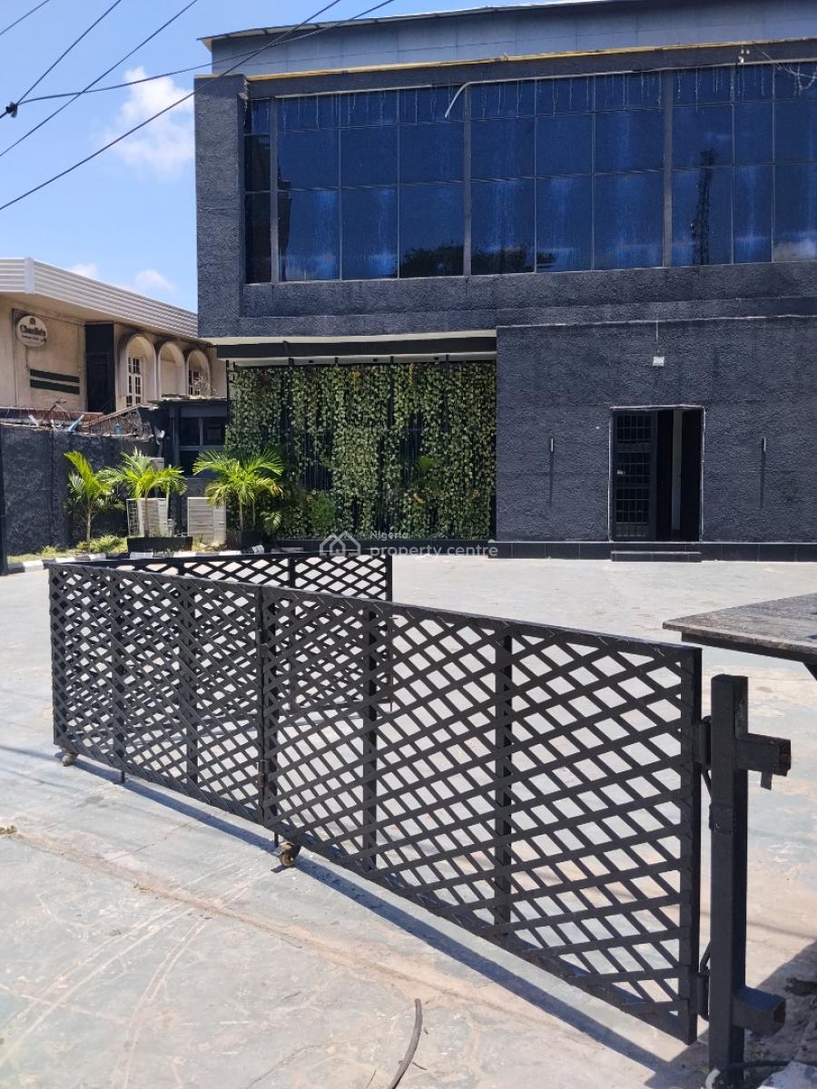 Corner Piece Duplex, Victoria Island (vi), Lagos, Restaurant / Bar for Rent