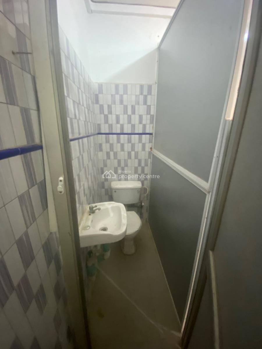 Roomself, Basheer Augusto, Ilupeju, Lagos, Self Contain (single Rooms) for Rent