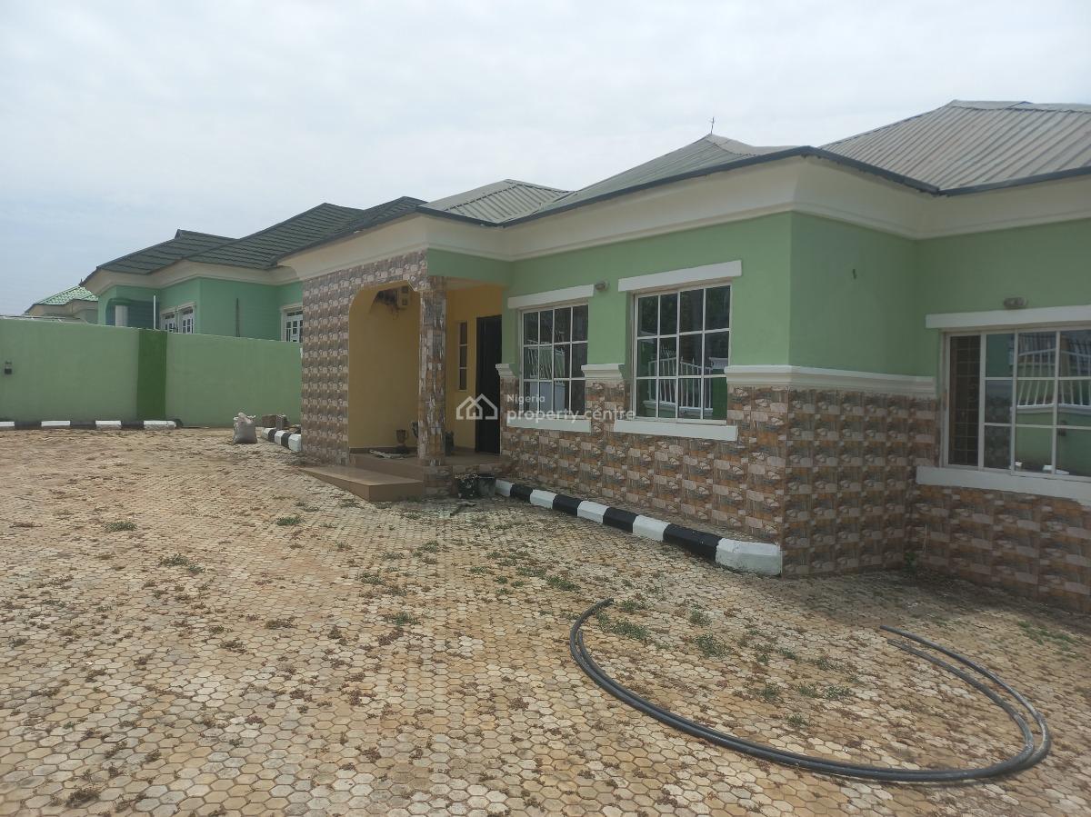 Spacious 3 Bedroom Bungalow in Redeemer Estate, Redeemer Estate, Lugbe District, Abuja, Detached Bungalow for Sale