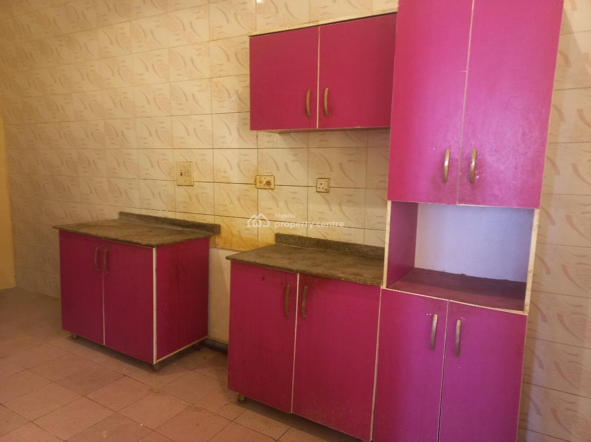 Spacious 3 Bedroom Bungalow in Redeemer Estate, Redeemer Estate, Lugbe District, Abuja, Detached Bungalow for Sale