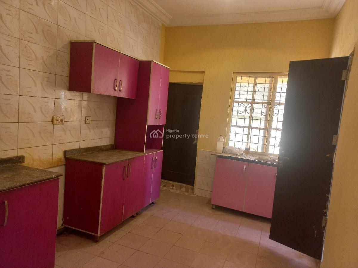 Spacious 3 Bedroom Bungalow in Redeemer Estate, Redeemer Estate, Lugbe District, Abuja, Detached Bungalow for Sale