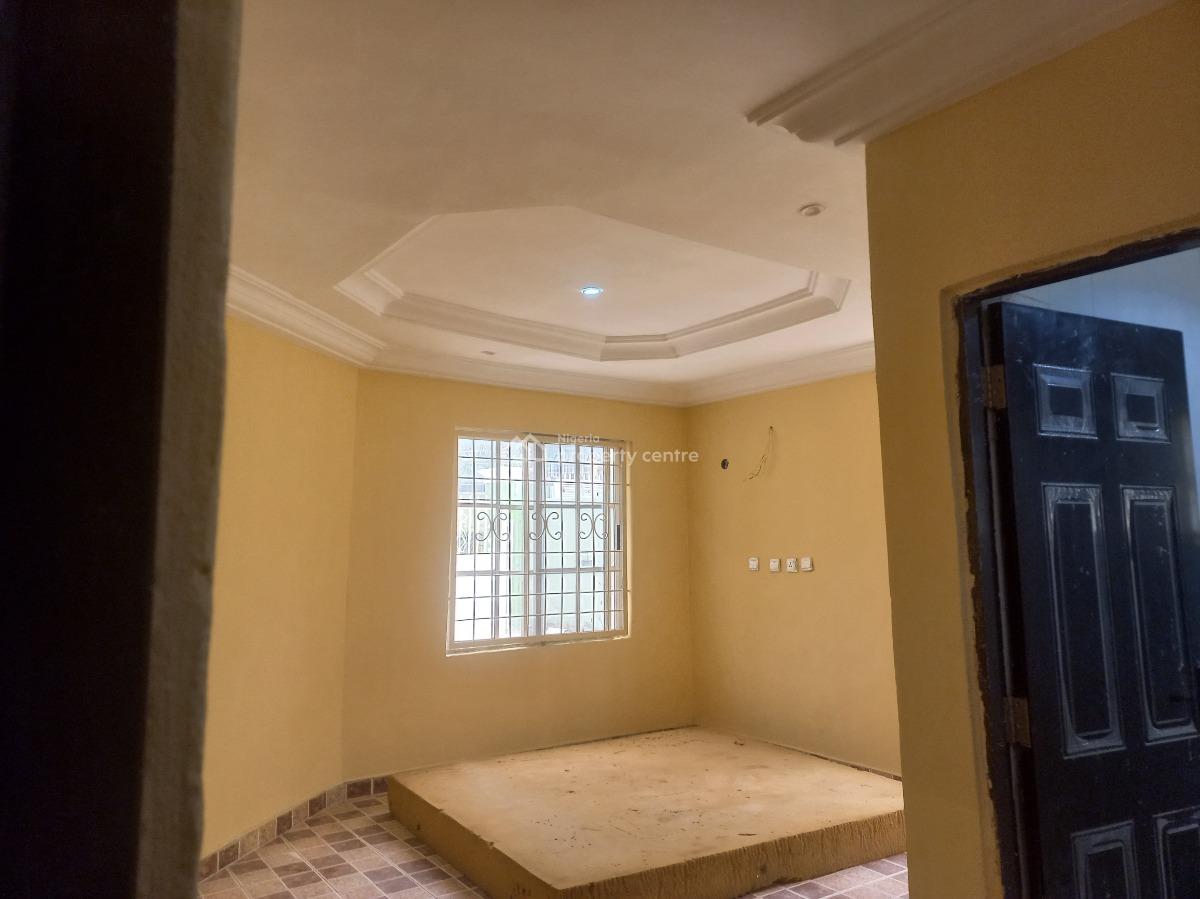 Spacious 3 Bedroom Bungalow in Redeemer Estate, Redeemer Estate, Lugbe District, Abuja, Detached Bungalow for Sale