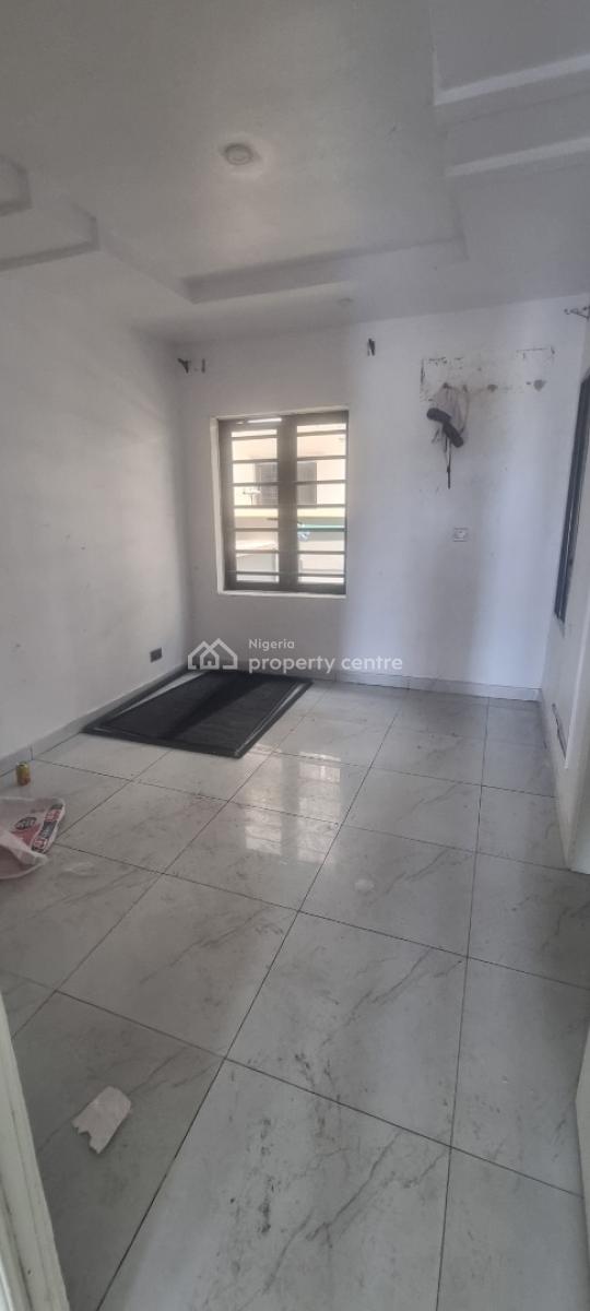 Well Maintained Fully Serviced 3 Bedroom Terraced, Pennek The Estate Abraham Ogombo Road, Ajah, Lagos, Terraced Duplex for Rent