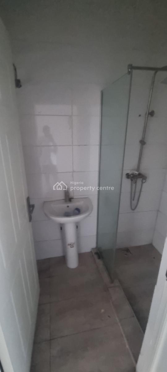 Well Maintained Fully Serviced 3 Bedroom Terraced, Pennek The Estate Abraham Ogombo Road, Ajah, Lagos, Terraced Duplex for Rent