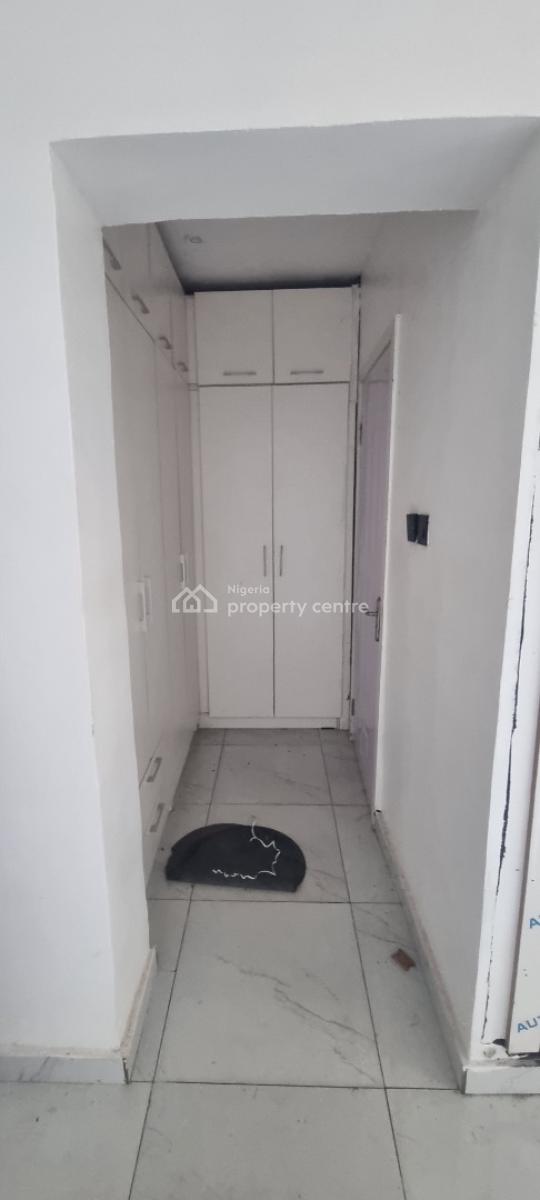 Well Maintained Fully Serviced 3 Bedroom Terraced, Pennek The Estate Abraham Ogombo Road, Ajah, Lagos, Terraced Duplex for Rent