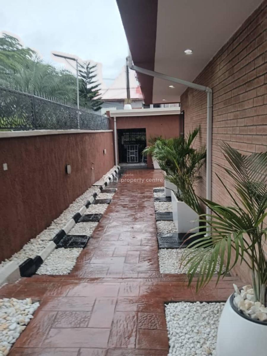 5 Bedrooms Fully-detached  Duplex with Bq and Swimming Pool in Self Contain, Off Admiralty Way, Lekki Phase 1, Lekki, Lagos, Detached Duplex for Sale