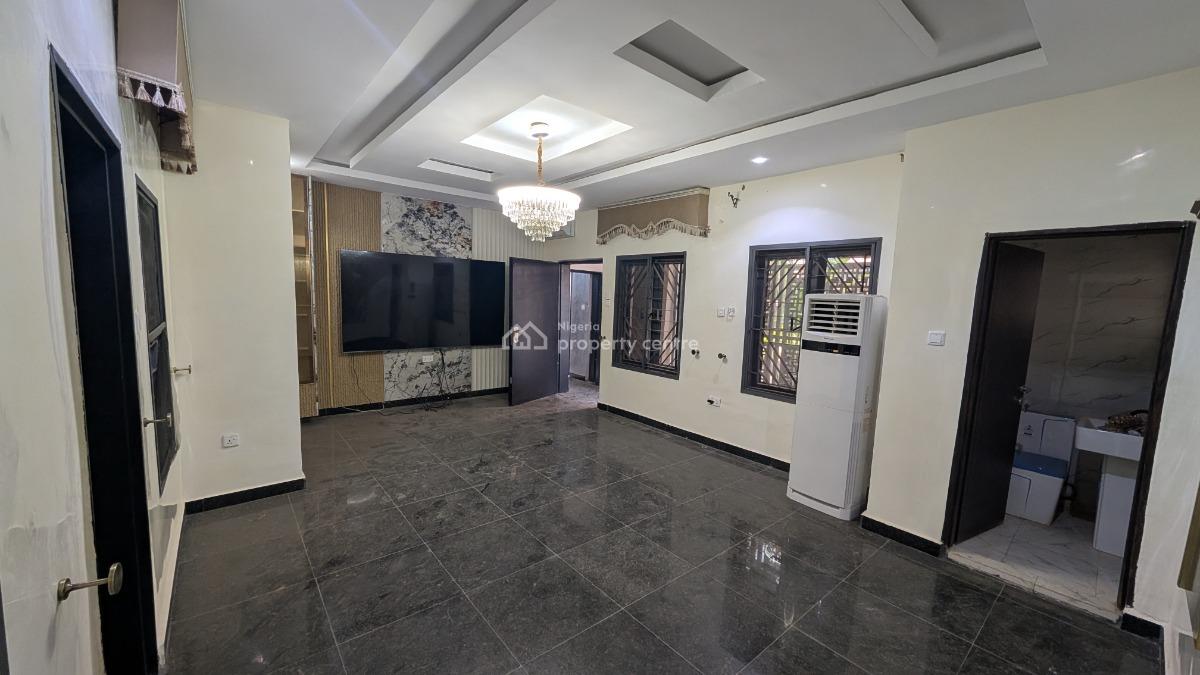 Service and Spacious 3 Bedroom Flat, Wuse 2, Abuja, Flat / Apartment for Rent