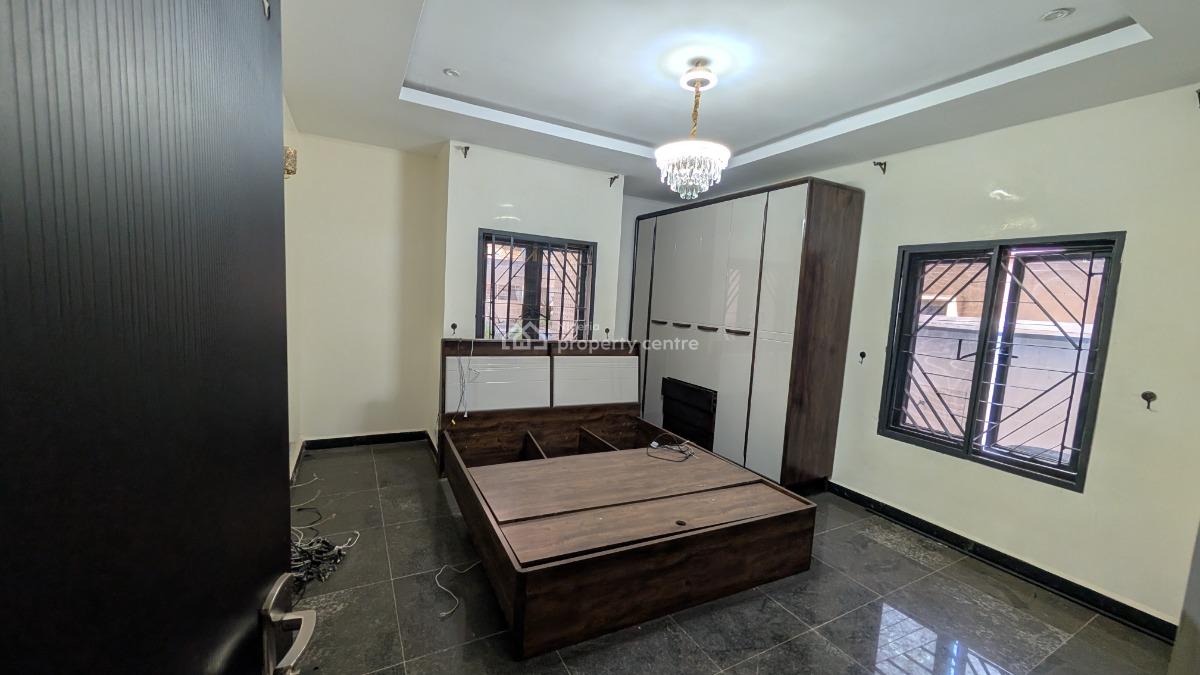 Service and Spacious 3 Bedroom Flat, Wuse 2, Abuja, Flat / Apartment for Rent