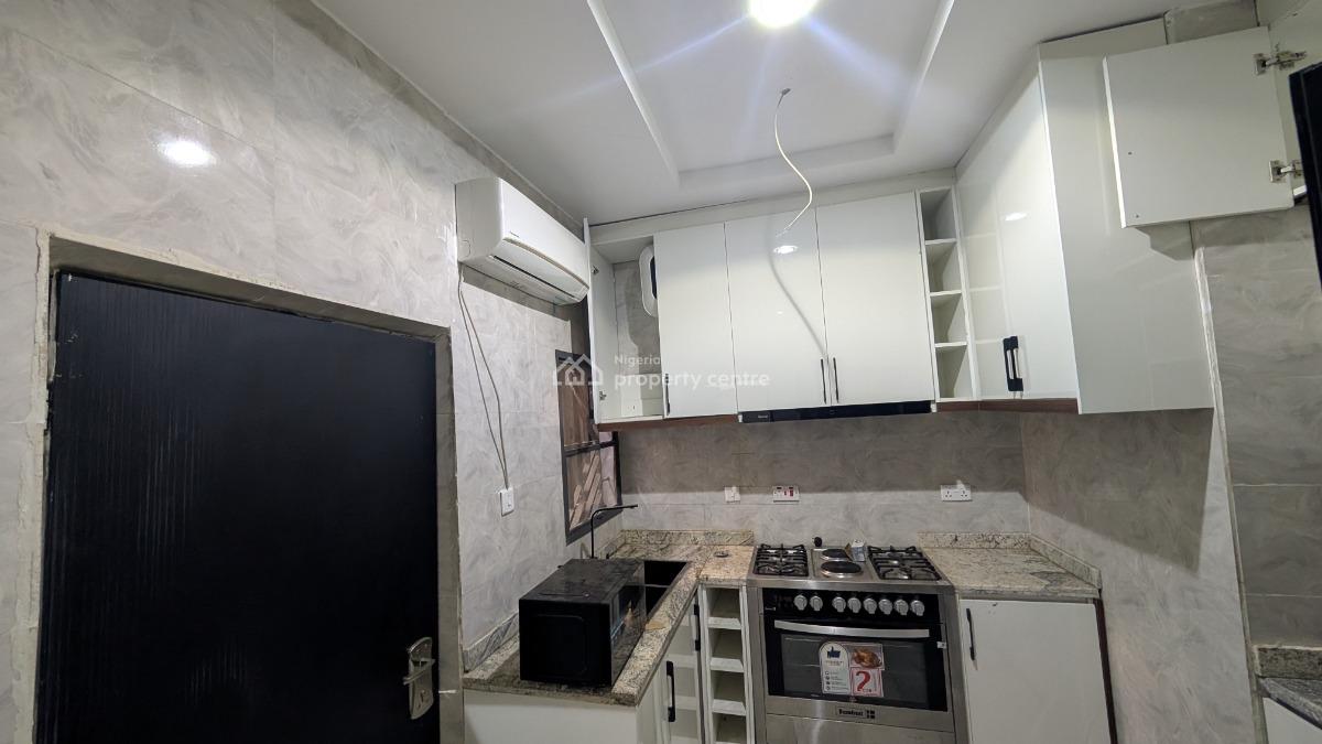 Service and Spacious 3 Bedroom Flat, Wuse 2, Abuja, Flat / Apartment for Rent